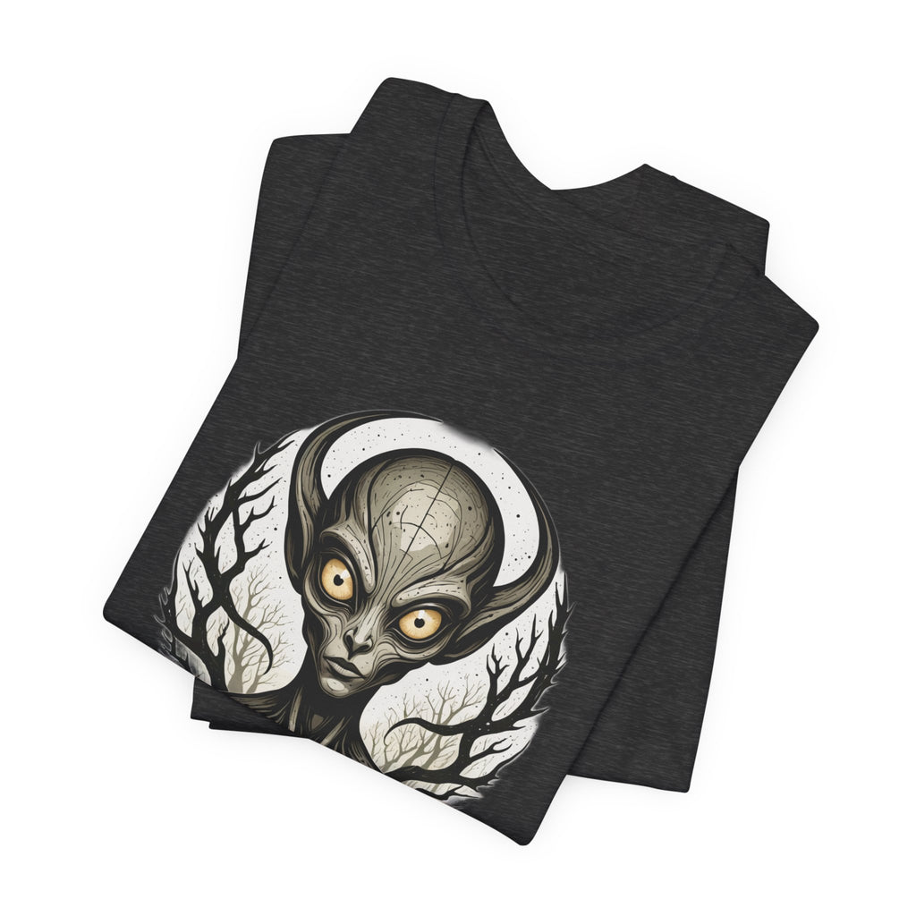 Dark Gothic Alien T-Shirt - Eerie Extraterrestrial Art Tee - Sci-Fi Horror Streetwear - Creepy Space Graphic Shirt for Men and Women