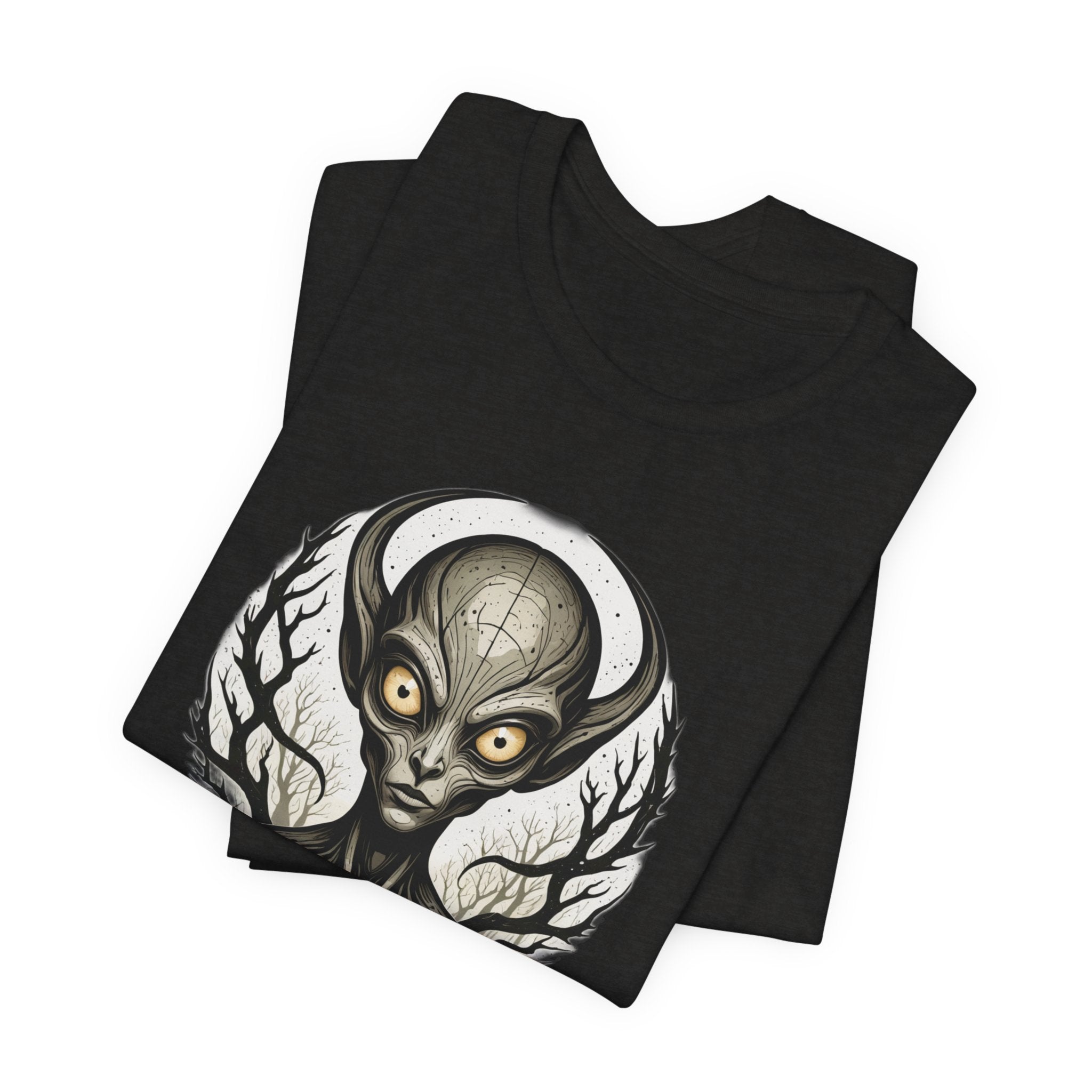 Dark Gothic Alien T-Shirt - Eerie Extraterrestrial Art Tee - Sci-Fi Horror Streetwear - Creepy Space Graphic Shirt for Men and Women